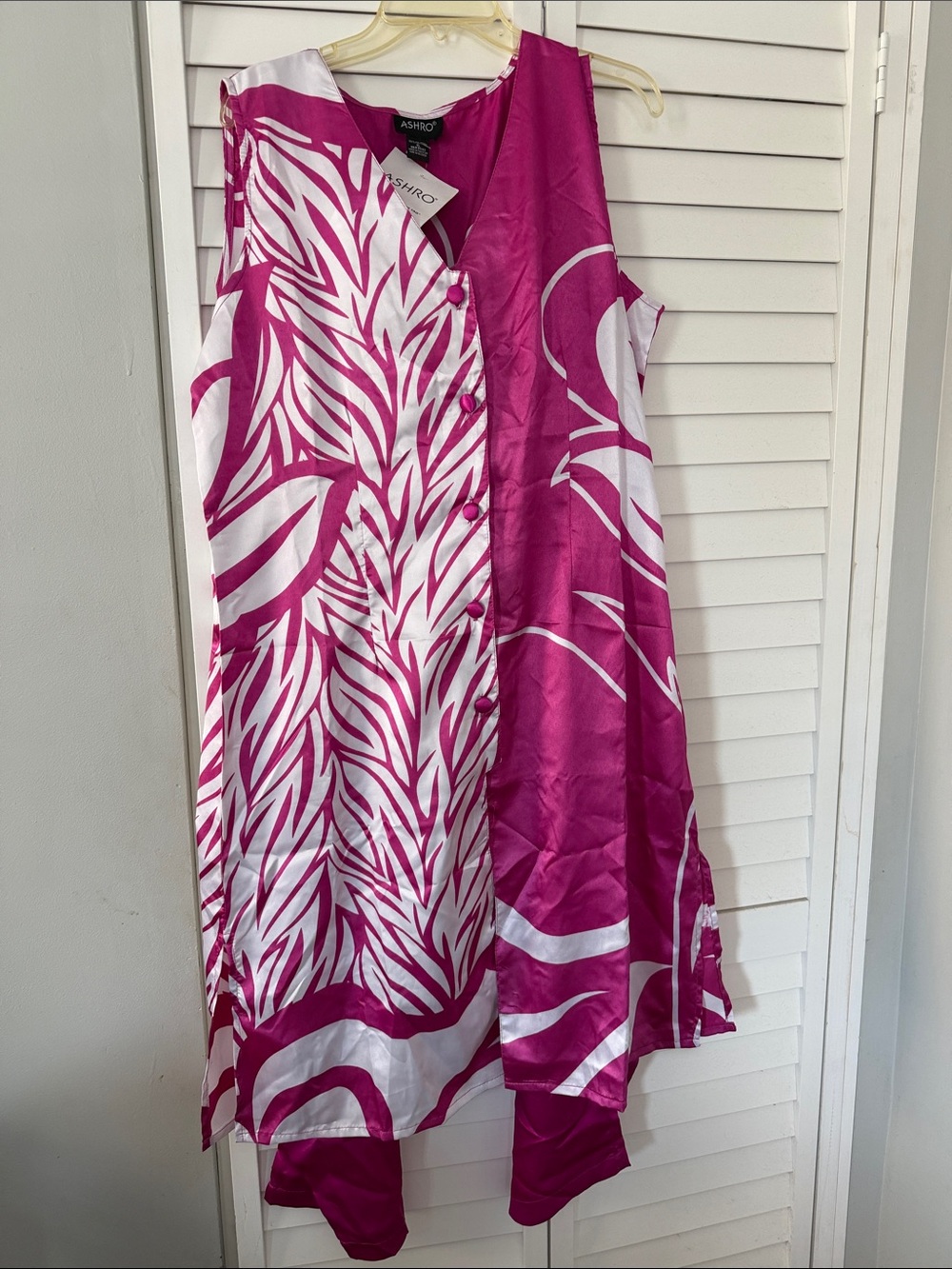 Ashro Pink and White Printed Sleeveless Pants Suit
